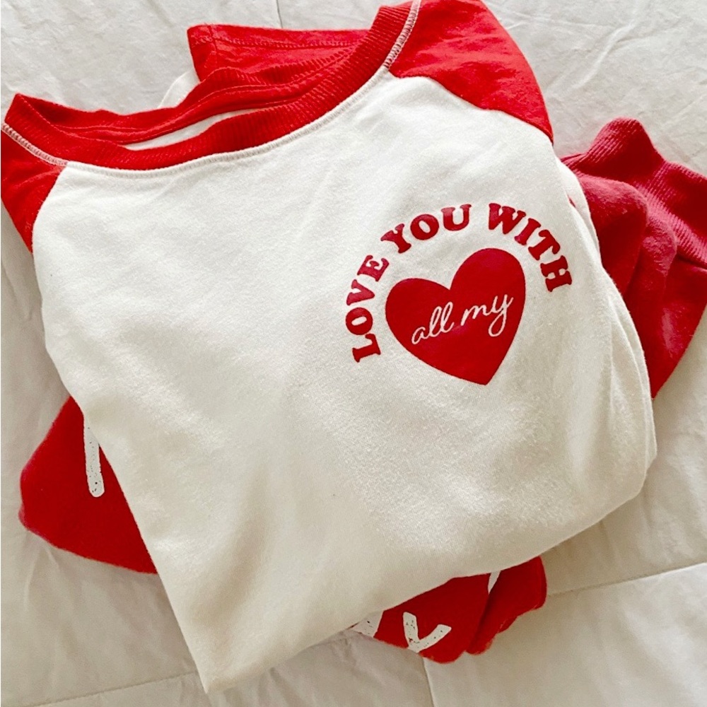 Cat & Jack girl’s graphic Valentine baseball tee